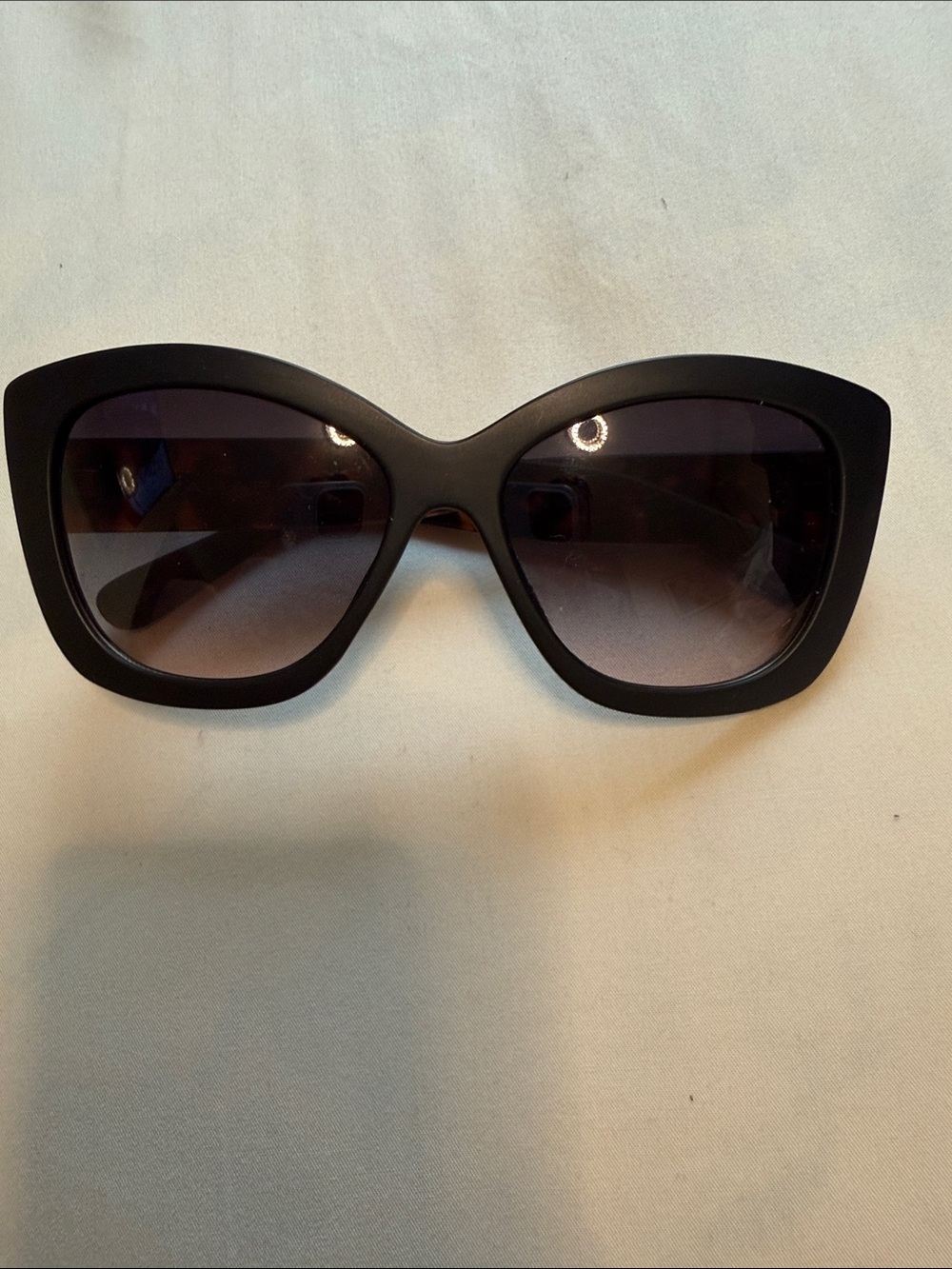 Classic Black Oversized Women's Sunglasses